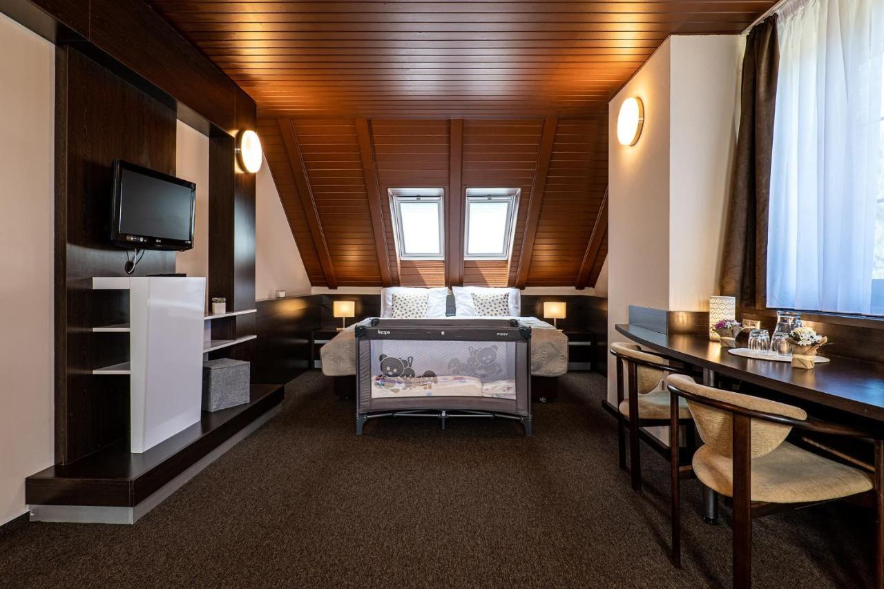 Wellness Hotel Pod Kycmolem Горні Ломна Екстер'єр фото