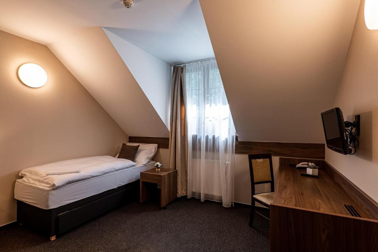 Wellness Hotel Pod Kycmolem Горні Ломна Екстер'єр фото