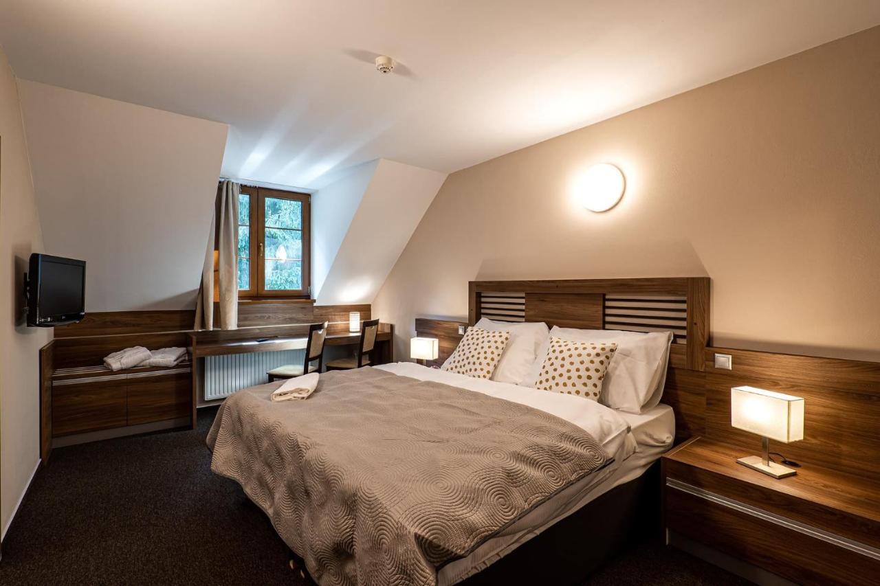 Wellness Hotel Pod Kycmolem Горні Ломна Екстер'єр фото
